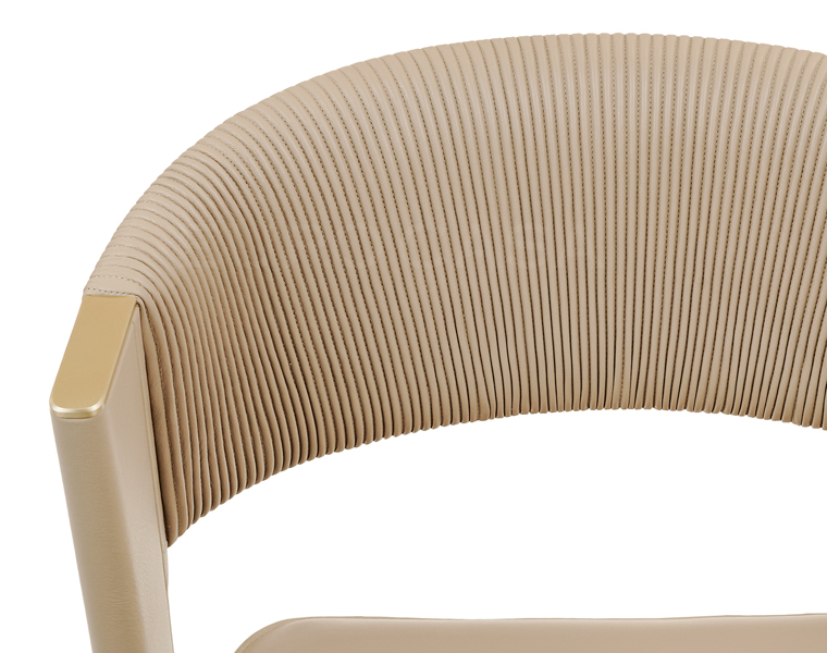 04051531_5e897b53e2c19