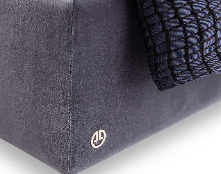 08281849_64ec6d96e1c63