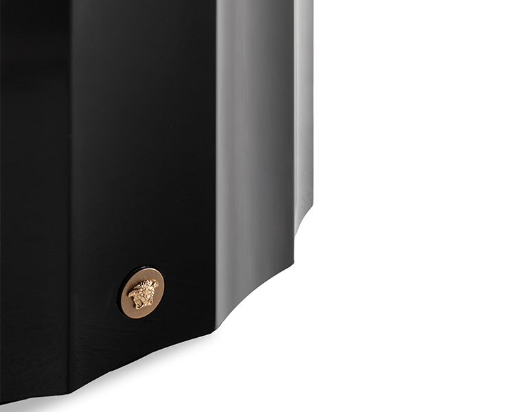 「Acropolice」サイドテーブルのロゴ部分