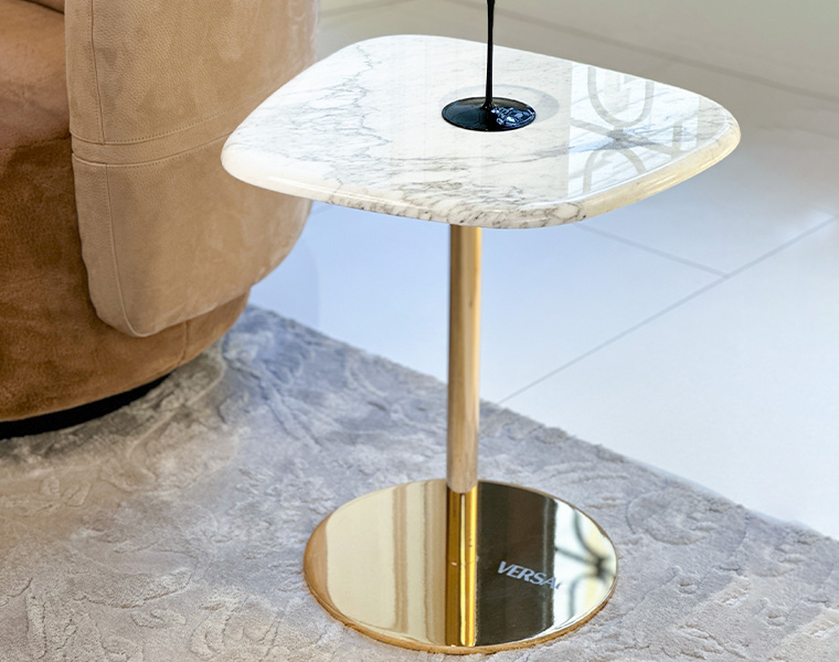 「Iconic」サイドテーブル